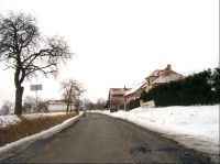 Sever obce - silnice spojující Zásmuky a Sobočice